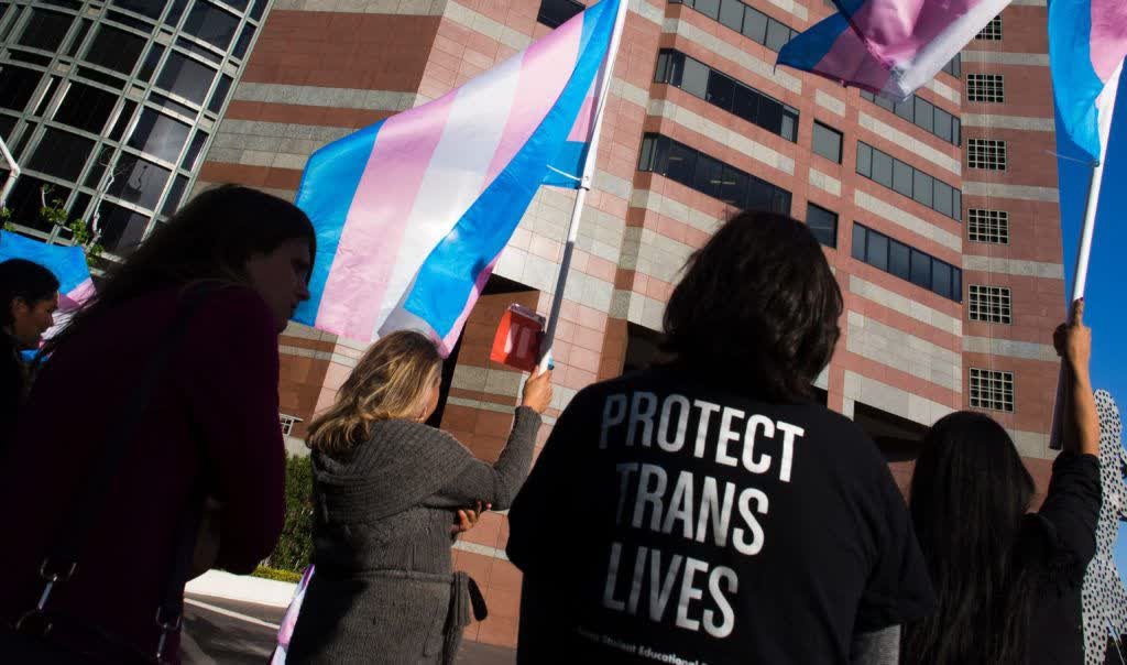 قوانین نابرابر - مشکلات حقوقی ترنس ها در جامعه